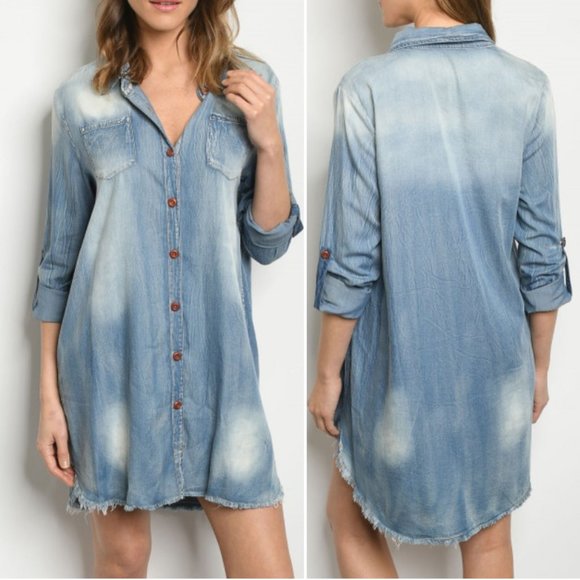 Trend Setter Diva Boutique Dresses & Skirts - LIGHT BLUE BUTTON DOWN DENIM DRESS